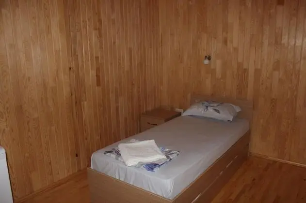 Aile Odası, Bahçe Manzaralı