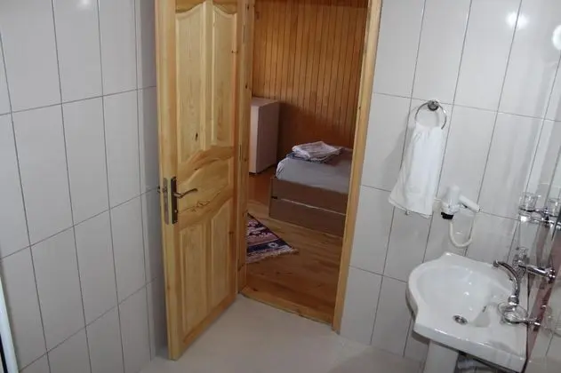 Aile Odası, Bahçe Manzaralı