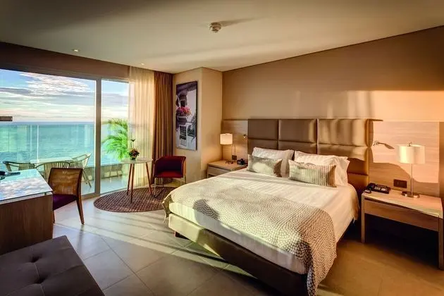 Süit, 1 En Büyük (King) Boy Yatak ve Çekyat, Balkon