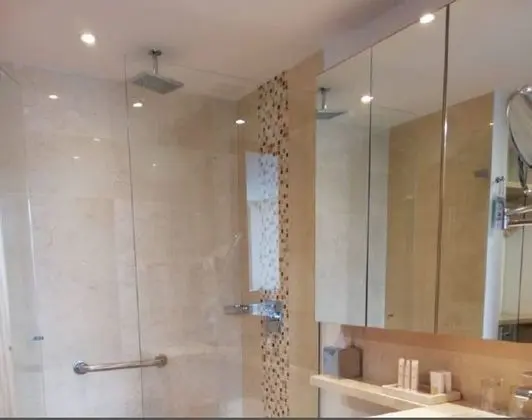 Superior Süit, 1 En Büyük (King) Boy Yatak ve Çekyat (Suite 2 Rooms King Bed Non Smoking)