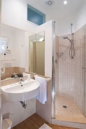 Classic Büyük Yataklı Tek Kişilik Oda