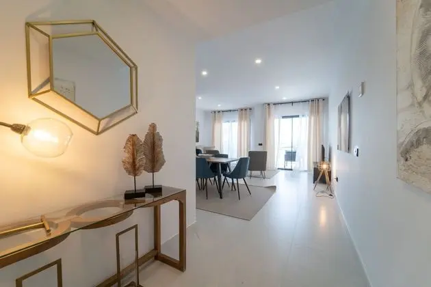 Superior Apart Daire, 2 Yatak Odası, Teras, Bahçe Manzaralı