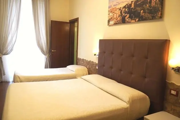 Üç Kişilik Oda