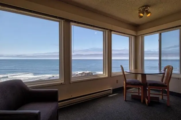 1 bedroom Suite w/Kitchen, Oceanview Non-Pet