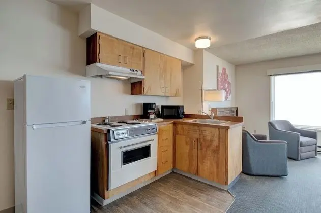 1 bedroom Suite w/Kitchen, Oceanview Non-Pet