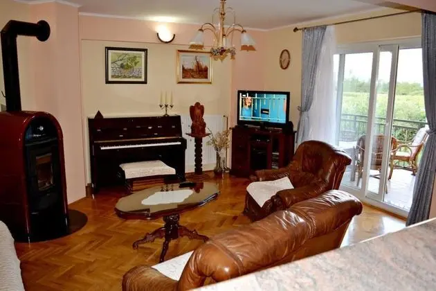 Luxury Villa, Birden Çok Yatak