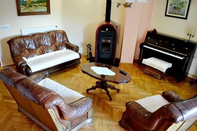 Luxury Villa, Birden Çok Yatak