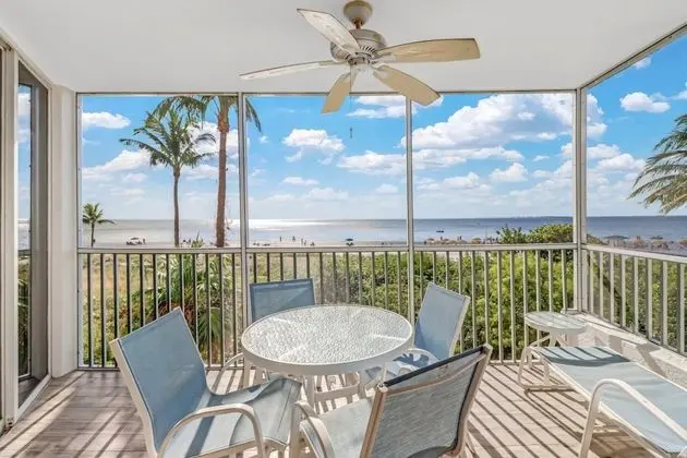 Daire (Estero Island Beach Villas 105)