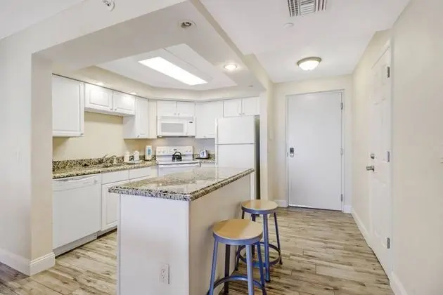 Daire (Estero Island Beach Villas 105)