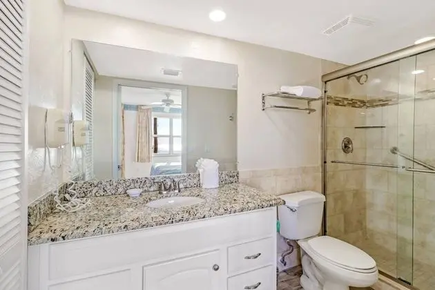 Daire (Estero Island Beach Villas 105)