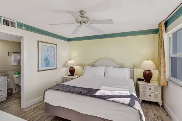Daire (Estero Island Beach Villas 105)