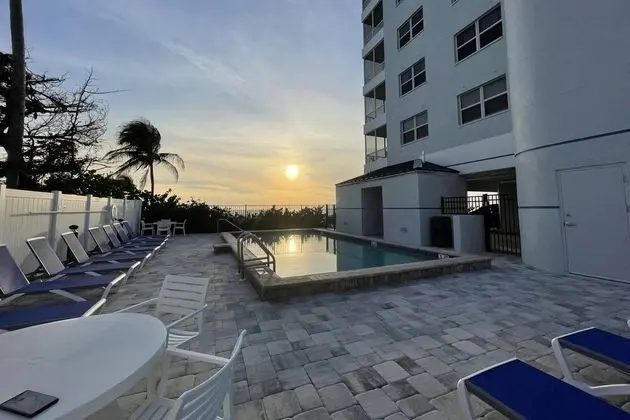 Daire (Estero Island Beach Villas 105)
