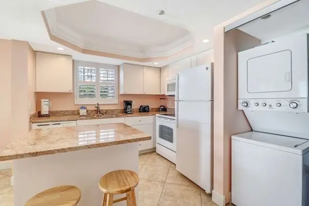Daire (Estero Island Beach Villas 206)
