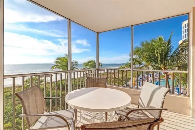 Daire (Estero Island Beach Villas 206)
