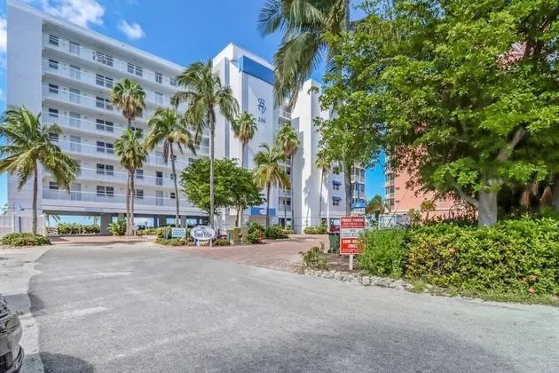 Daire (Estero Island Beach Villas 206)