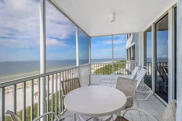 Daire (Estero Island Beach Villas 604)