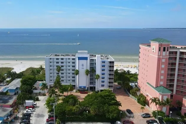 Daire (Estero Island Beach Villas 604)