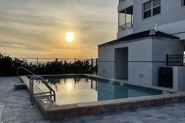 Daire (Estero Island Beach Villas 604)