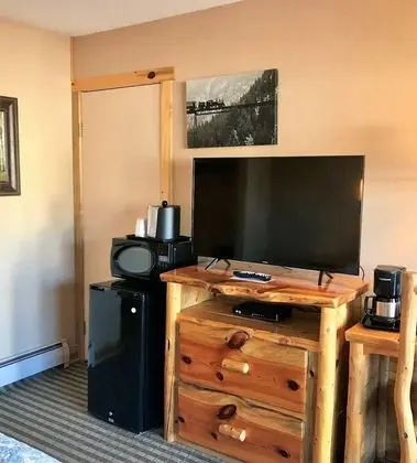 Standard Oda, 1 En Büyük (King) Boy Yatak (Not Pet Friendly)
