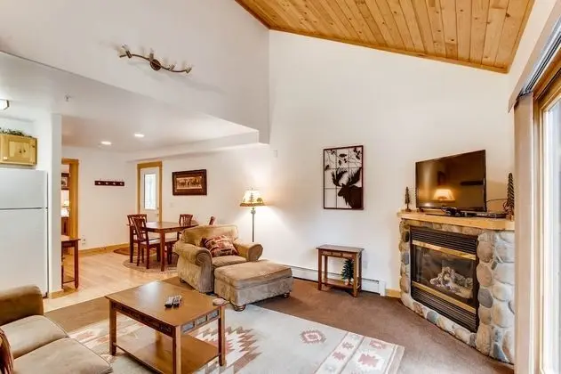 Daire, Birden Çok Yatak, Nehir Manzaralı (Two-Bedroom Suite)