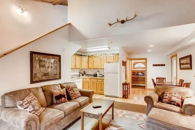 Daire, Birden Çok Yatak, Nehir Manzaralı (Two-Bedroom Suite)