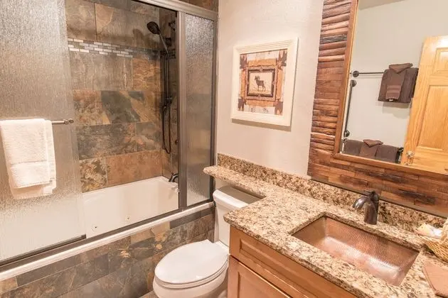 Süit, Birden Çok Yatak, Nehir Manzaralı (Two-Bedroom Suite)
