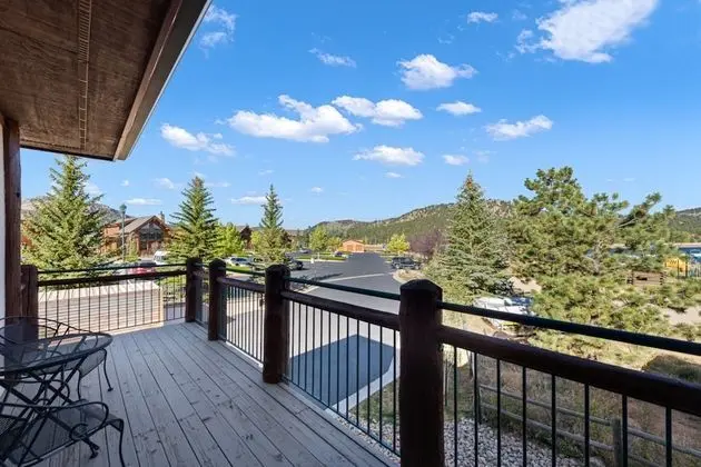 Traditional Oda, 1 En Büyük (King) Boy Yatak ve Çekyat, Balkon (Ridge View)