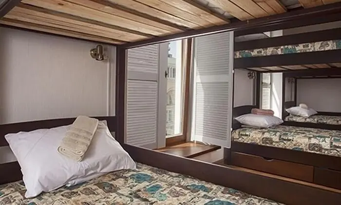 Ortak Ranzalı Oda, Karma Ranzalı Oda, Sigara İçilmez (14 beds)