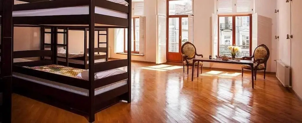 Ortak Ranzalı Oda, Karma Ranzalı Oda, Sigara İçilmez (14 beds)