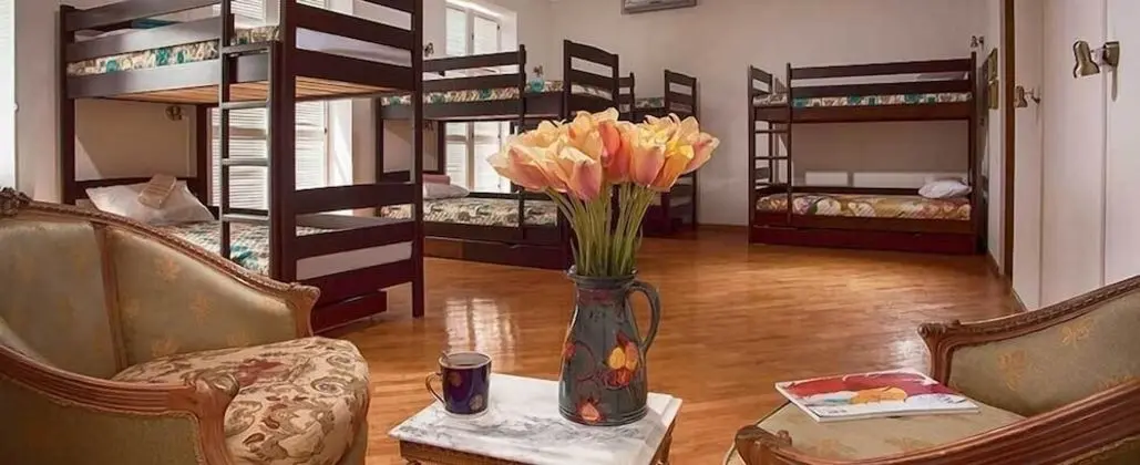 Ortak Ranzalı Oda, Karma Ranzalı Oda, Sigara İçilmez (14 beds)