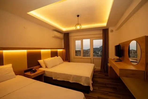 Üç Kişilik Oda, Şehir Manzaralı, Balkonlu