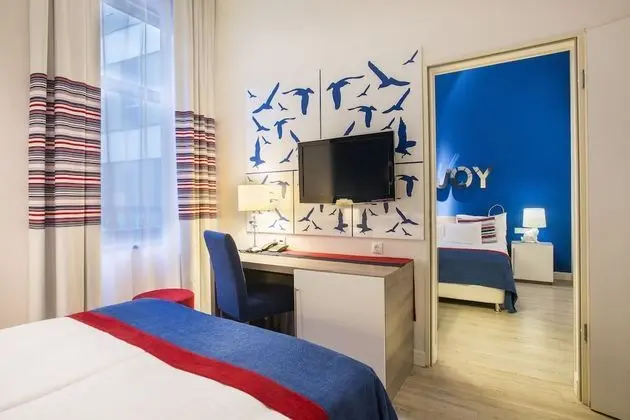 Family Room, 2 Bedrooms, Connecting Rooms