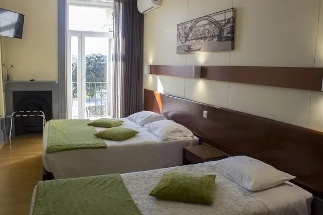 Standard Üç Kişilik Oda, Balkon, Bahçe Manzaralı