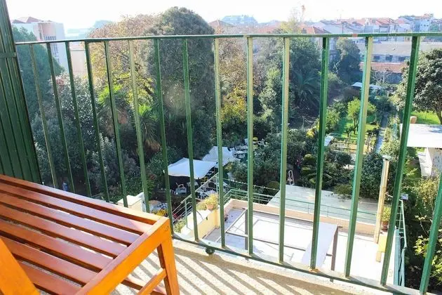 Standard Üç Kişilik Oda, Balkon, Bahçe Manzaralı