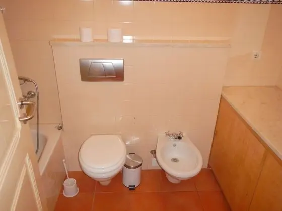 Tek Büyük Yataklı Oda, Ortak Banyo (Aqua Room)