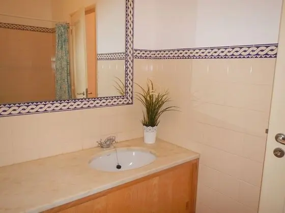 Tek Büyük Yataklı Oda, Ortak Banyo (Aqua Room)