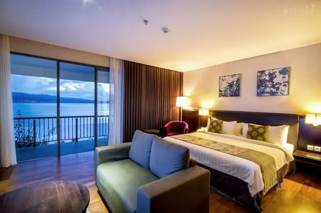 Junior suite with balcony sea view