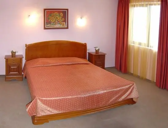 Tek Büyük veya İki Ayrı Yataklı Oda (Healing Hot Mineral Pools - Free Use)