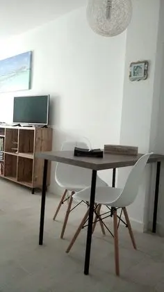 Stüdyo, Havuz Manzaralı