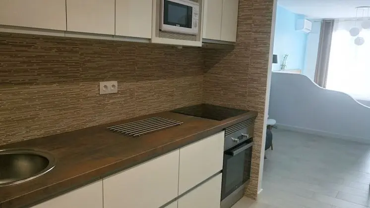 Stüdyo, Havuz Manzaralı
