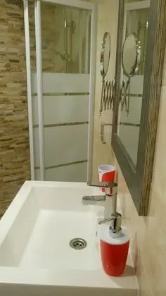 Stüdyo, Havuz Manzaralı