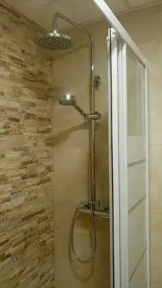 Stüdyo, Havuz Manzaralı