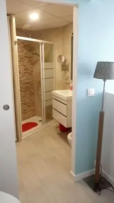 Stüdyo, Havuz Manzaralı