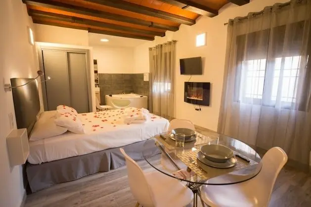 Romantic Stüdyo, Jakuzi (1)