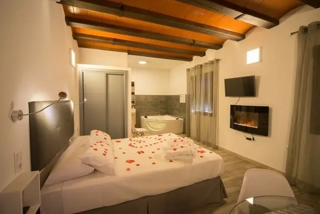 Romantic Stüdyo, Jakuzi (1)