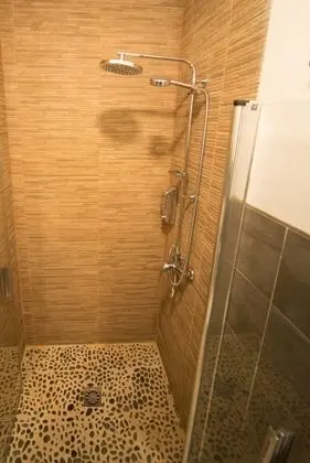 Romantic Stüdyo, Jakuzi (1)