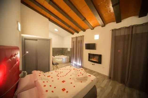 Romantic Stüdyo, Jakuzi (2)