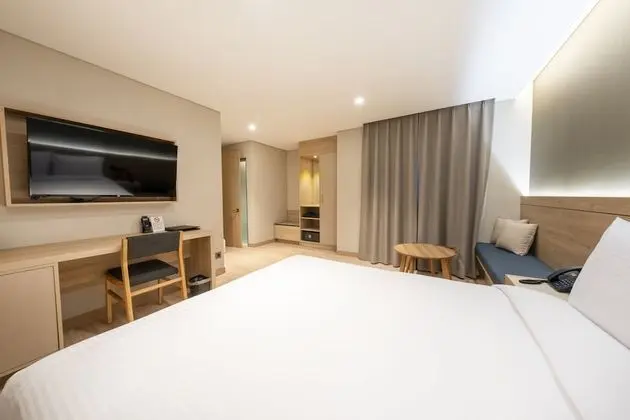Deluxe Double - Larger than most in Busan
