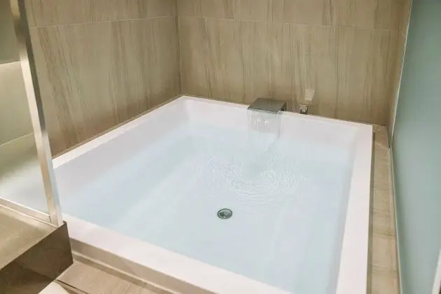 Deluxe Double - Larger than most in Busan