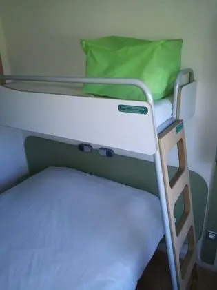 Üç Kişilik Oda, Birden Çok Yatak